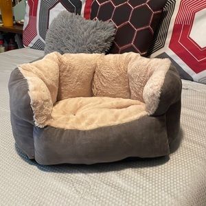 Used for kittens small dog or puppy.Gray on the outside and cream color inside